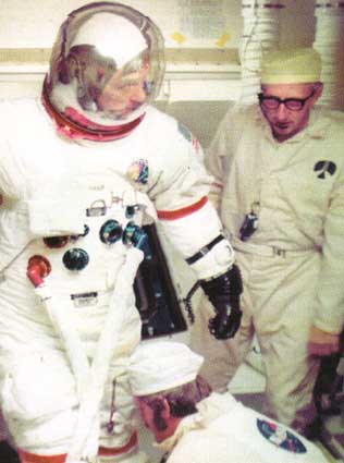 Guenter and Gene Cernan during a Pre-Launch test for Apollo 17.