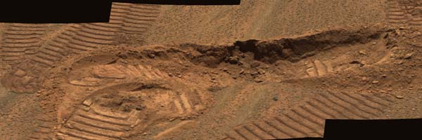Rover tracks - true color.  Image credit NASA/JPL.
