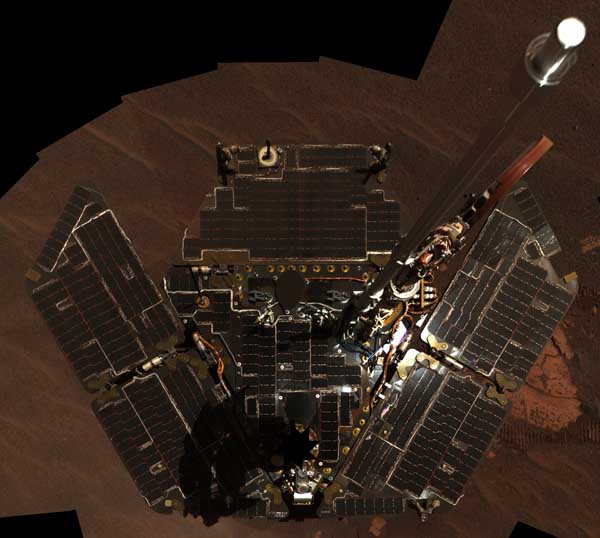 Opportunity takes a picture of itself. Image credit NASA/JPL.